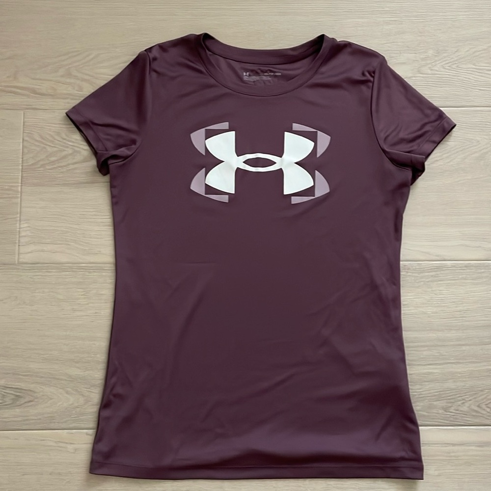 Under Armour women’s UA logo short sleeve Size XS (loose fit)